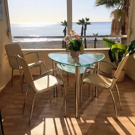 Tess Apartamento Frontbeach La Roca Chica Torremolinos